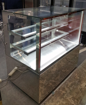 Frigorifero di Front Straight Glass Cake Showcase con lo scaffale di vetro superiore 2