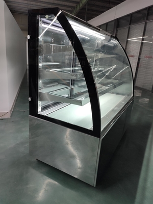 L'auto disgela la vetrina dell'esposizione del forno con gli scaffali tripli di Facile-pulizia
