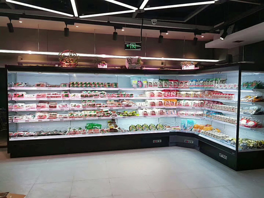 Frigorifero aperto dell'esposizione del supermercato utilizzato per la latteria e le bevande